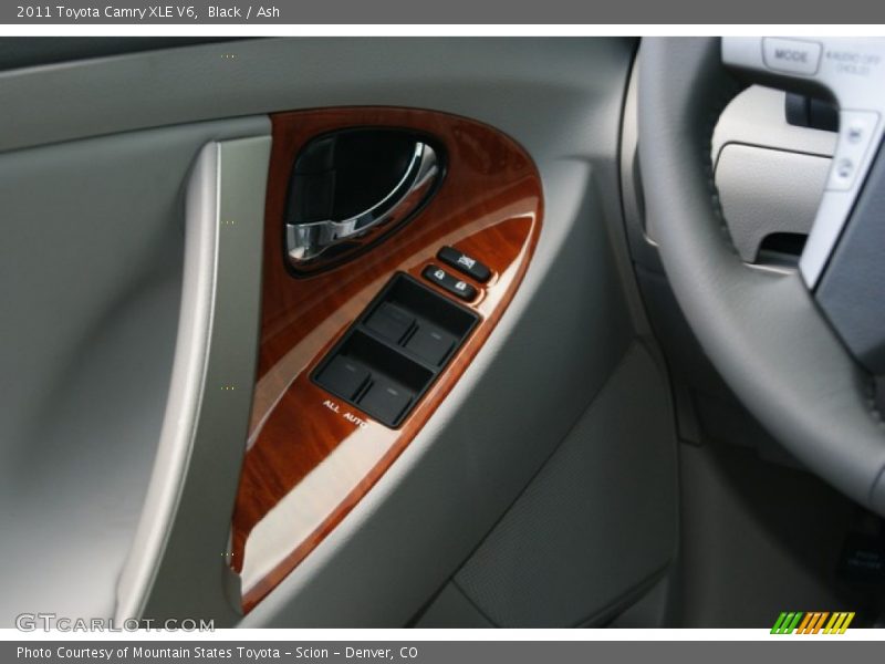 Black / Ash 2011 Toyota Camry XLE V6