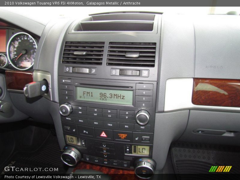 Galapagos Metallic / Anthracite 2010 Volkswagen Touareg VR6 FSI 4XMotion