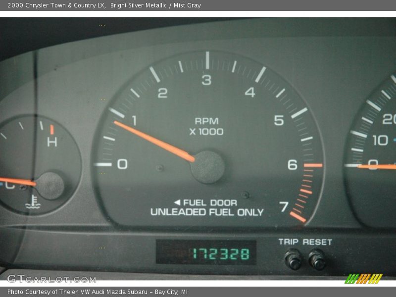 Bright Silver Metallic / Mist Gray 2000 Chrysler Town & Country LX