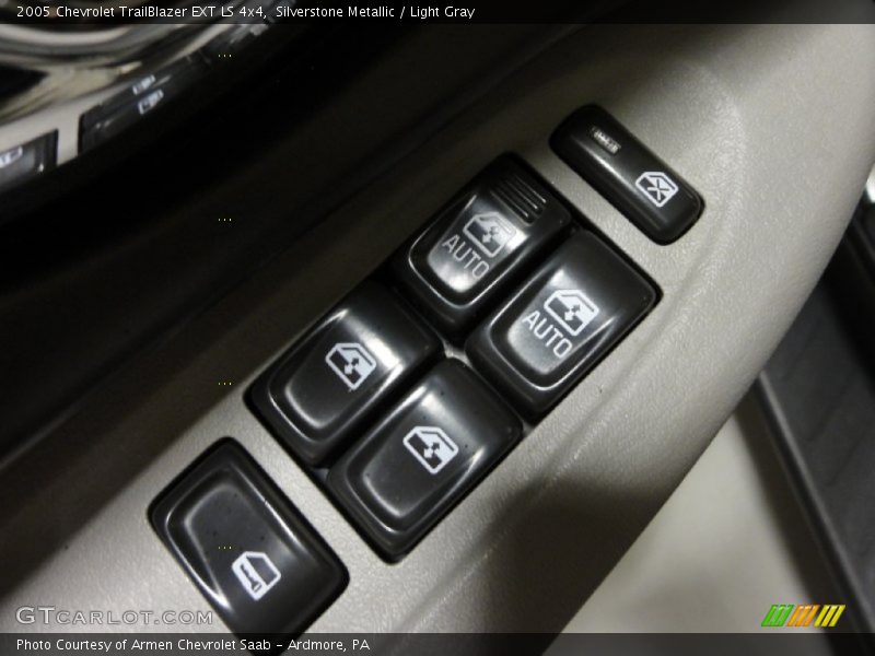 Silverstone Metallic / Light Gray 2005 Chevrolet TrailBlazer EXT LS 4x4