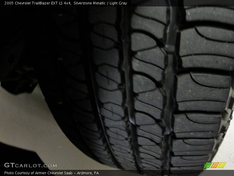Silverstone Metallic / Light Gray 2005 Chevrolet TrailBlazer EXT LS 4x4