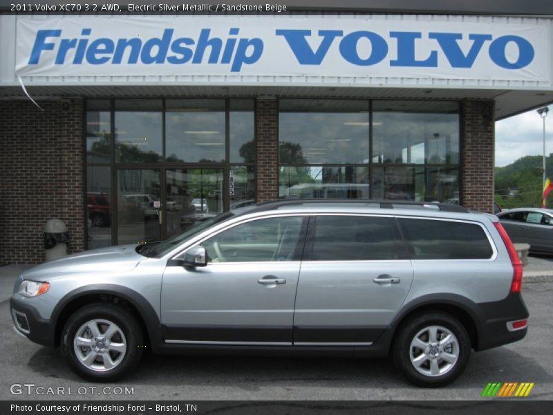 Electric Silver Metallic / Sandstone Beige 2011 Volvo XC70 3.2 AWD