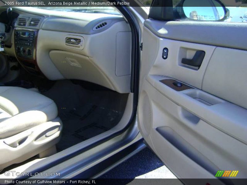 Arizona Beige Metallic / Medium/Dark Pebble 2005 Ford Taurus SEL