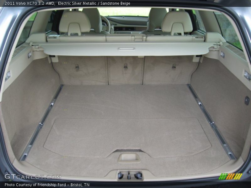  2011 XC70 3.2 AWD Trunk
