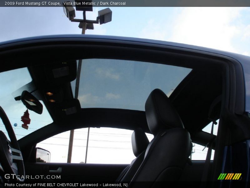 Sunroof of 2009 Mustang GT Coupe
