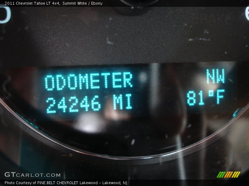 Summit White / Ebony 2011 Chevrolet Tahoe LT 4x4