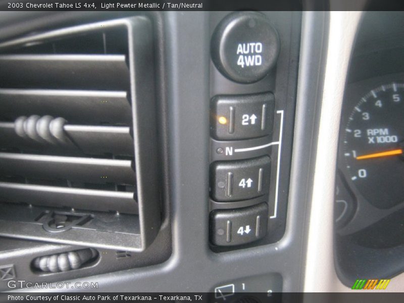 Light Pewter Metallic / Tan/Neutral 2003 Chevrolet Tahoe LS 4x4