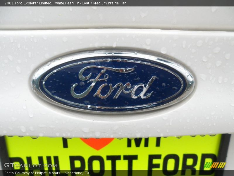 White Pearl Tri-Coat / Medium Prairie Tan 2001 Ford Explorer Limited