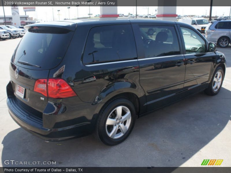 Nocturne Black Metallic / Aero Grey 2009 Volkswagen Routan SE