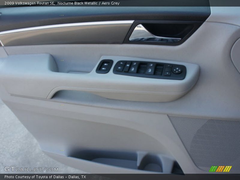 Nocturne Black Metallic / Aero Grey 2009 Volkswagen Routan SE