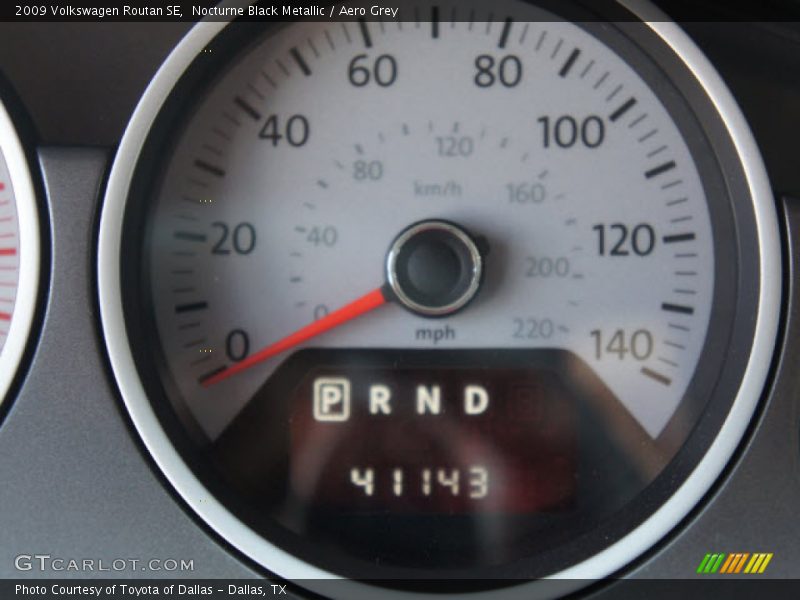 Nocturne Black Metallic / Aero Grey 2009 Volkswagen Routan SE