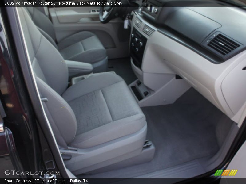 Nocturne Black Metallic / Aero Grey 2009 Volkswagen Routan SE