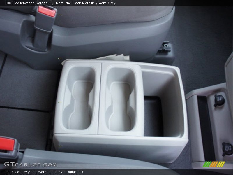Nocturne Black Metallic / Aero Grey 2009 Volkswagen Routan SE