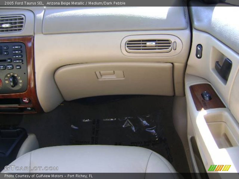 Arizona Beige Metallic / Medium/Dark Pebble 2005 Ford Taurus SEL