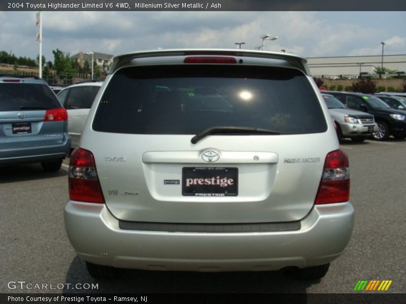 Millenium Silver Metallic / Ash 2004 Toyota Highlander Limited V6 4WD