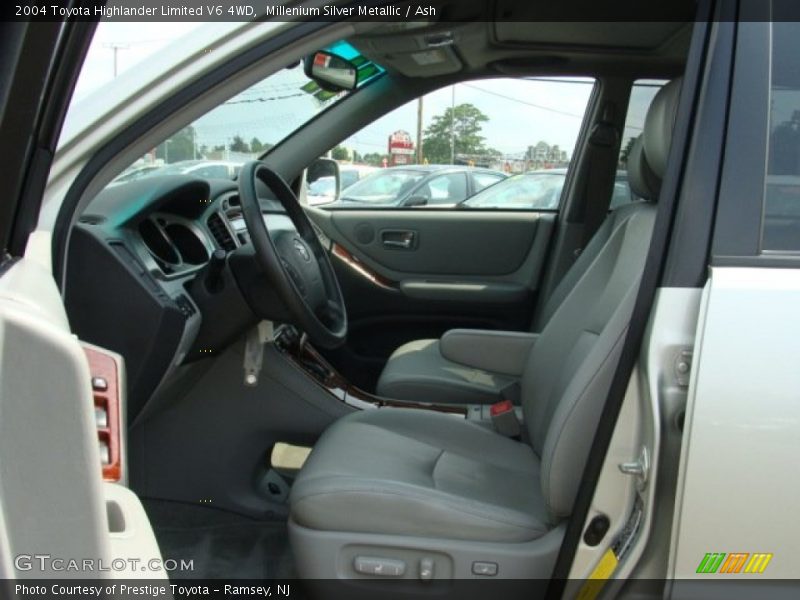 Millenium Silver Metallic / Ash 2004 Toyota Highlander Limited V6 4WD