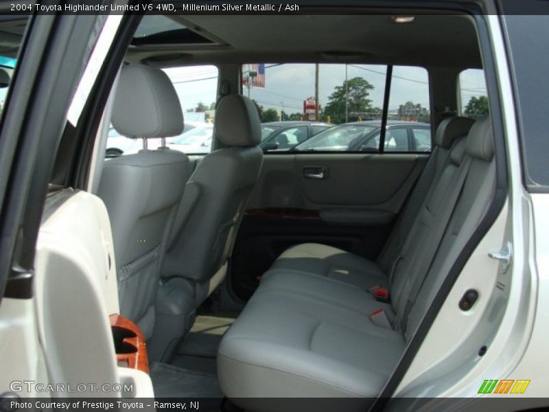 Millenium Silver Metallic / Ash 2004 Toyota Highlander Limited V6 4WD