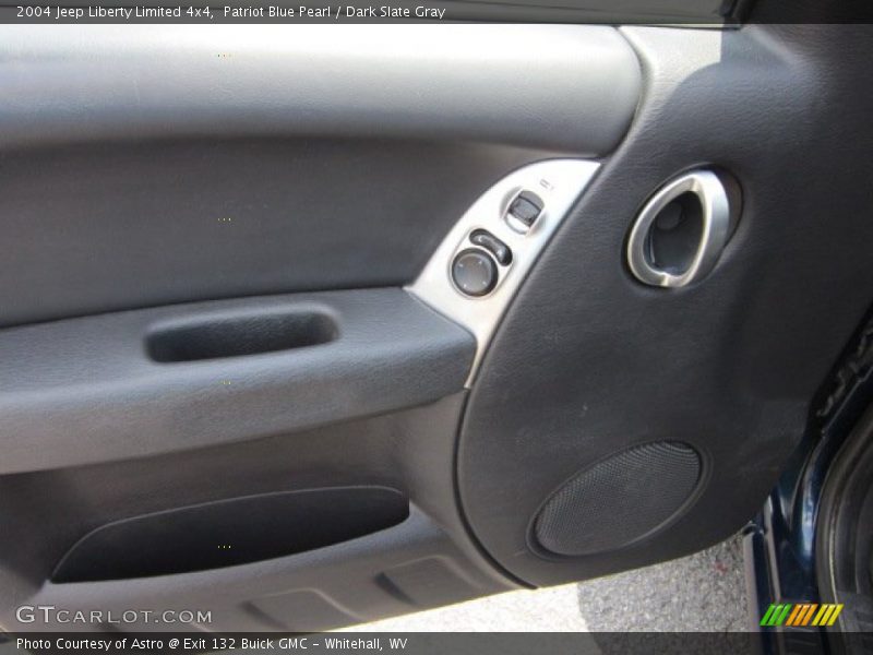 Patriot Blue Pearl / Dark Slate Gray 2004 Jeep Liberty Limited 4x4