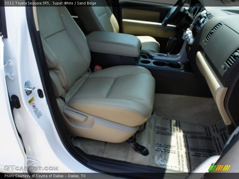 Super White / Sand Beige 2011 Toyota Sequoia SR5