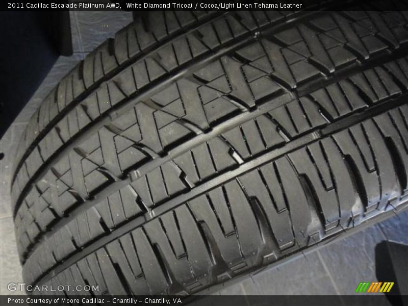White Diamond Tricoat / Cocoa/Light Linen Tehama Leather 2011 Cadillac Escalade Platinum AWD