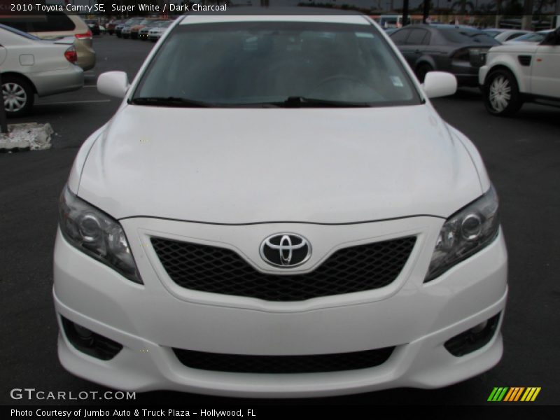 Super White / Dark Charcoal 2010 Toyota Camry SE