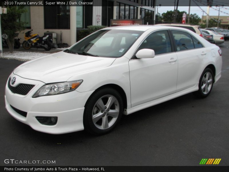 Super White / Dark Charcoal 2010 Toyota Camry SE