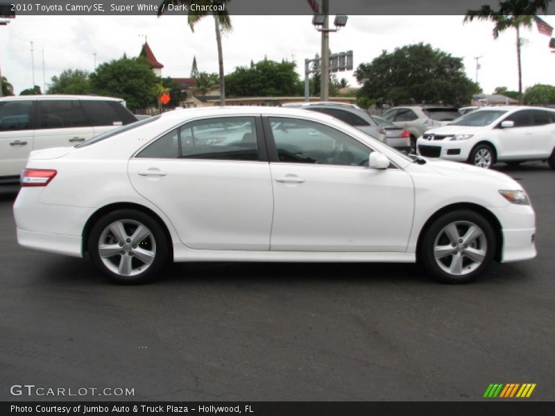 Super White / Dark Charcoal 2010 Toyota Camry SE