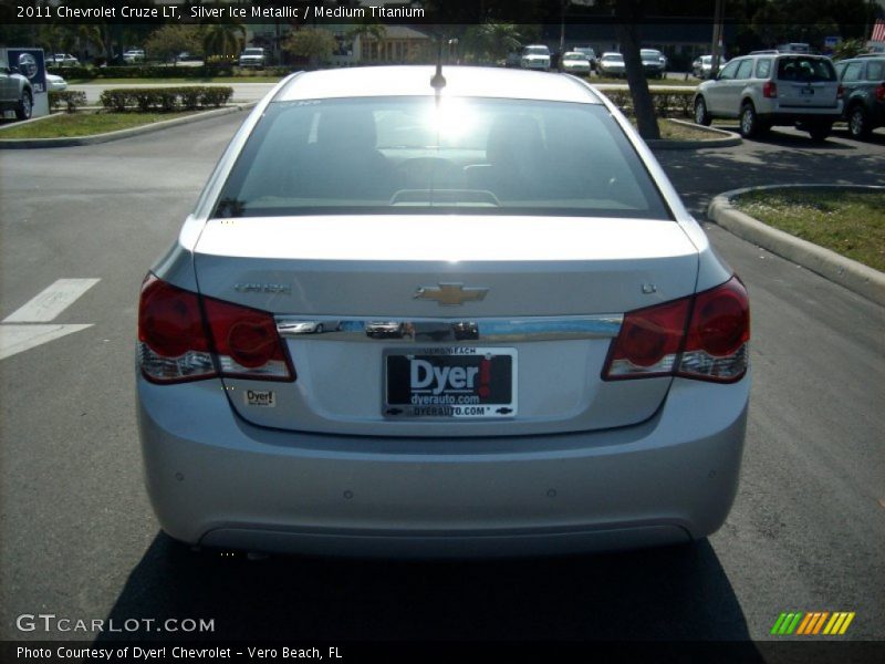 Silver Ice Metallic / Medium Titanium 2011 Chevrolet Cruze LT