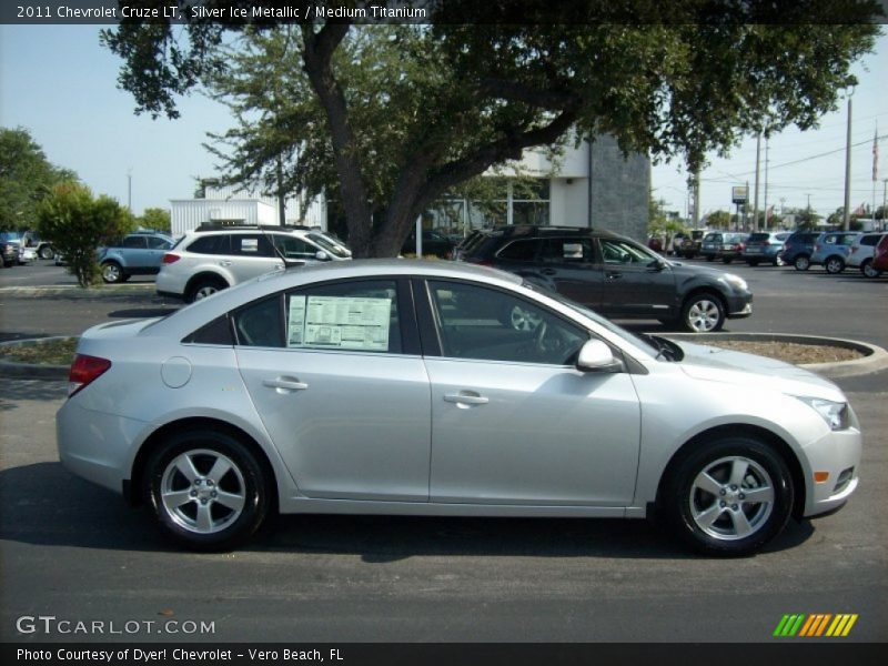 Silver Ice Metallic / Medium Titanium 2011 Chevrolet Cruze LT