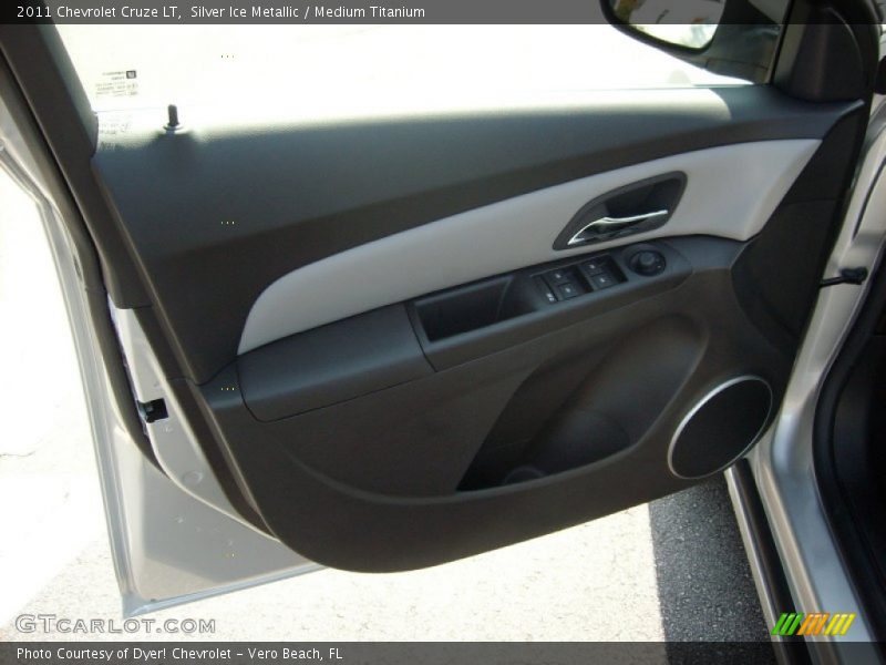 Silver Ice Metallic / Medium Titanium 2011 Chevrolet Cruze LT