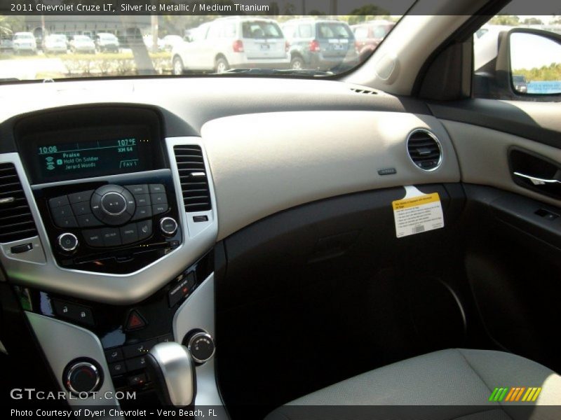 Silver Ice Metallic / Medium Titanium 2011 Chevrolet Cruze LT