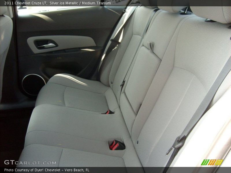Silver Ice Metallic / Medium Titanium 2011 Chevrolet Cruze LT