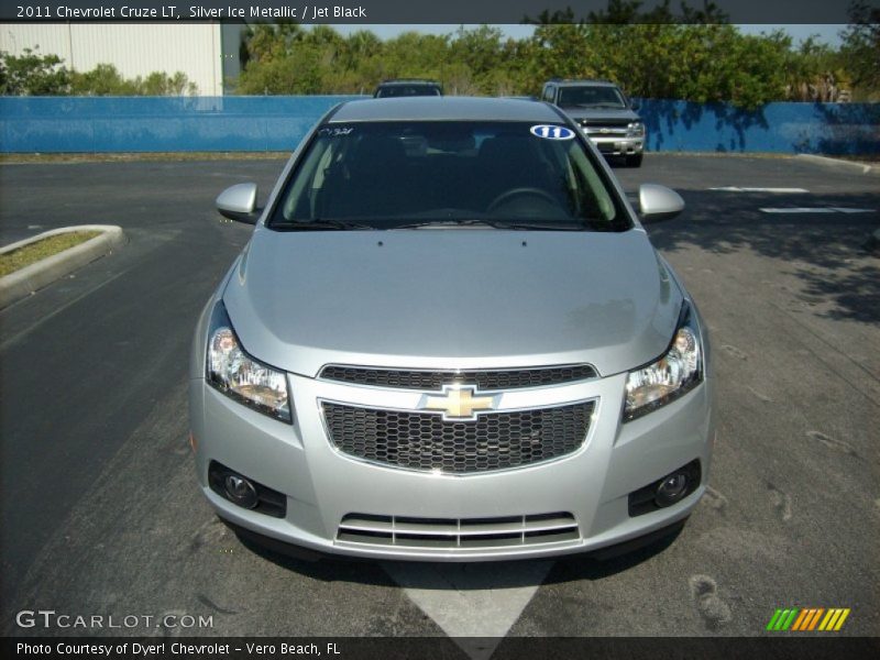 Silver Ice Metallic / Jet Black 2011 Chevrolet Cruze LT