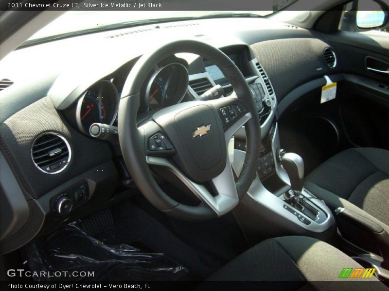Silver Ice Metallic / Jet Black 2011 Chevrolet Cruze LT