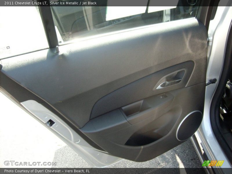 Silver Ice Metallic / Jet Black 2011 Chevrolet Cruze LT