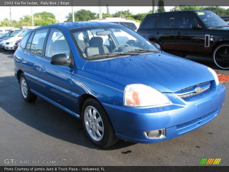 Front 3/4 View of 2003 Rio Sedan