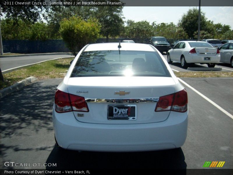 Summit White / Jet Black/Medium Titanium 2011 Chevrolet Cruze LS