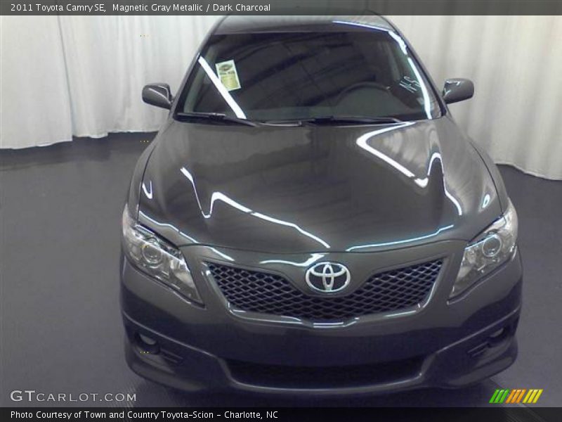 Magnetic Gray Metallic / Dark Charcoal 2011 Toyota Camry SE