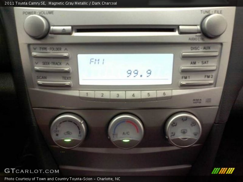 Magnetic Gray Metallic / Dark Charcoal 2011 Toyota Camry SE