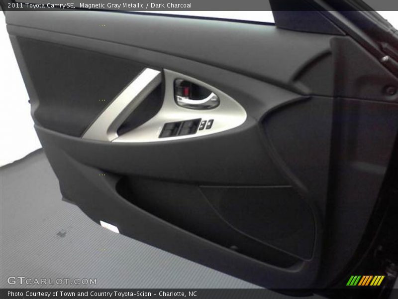 Magnetic Gray Metallic / Dark Charcoal 2011 Toyota Camry SE