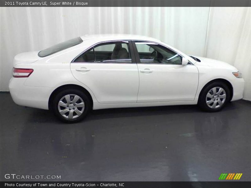 Super White / Bisque 2011 Toyota Camry LE