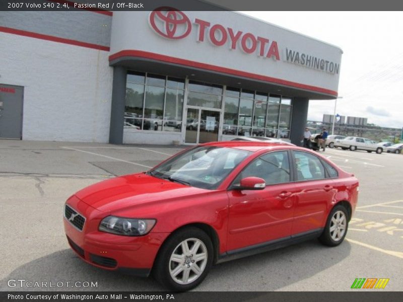 Passion Red / Off-Black 2007 Volvo S40 2.4i