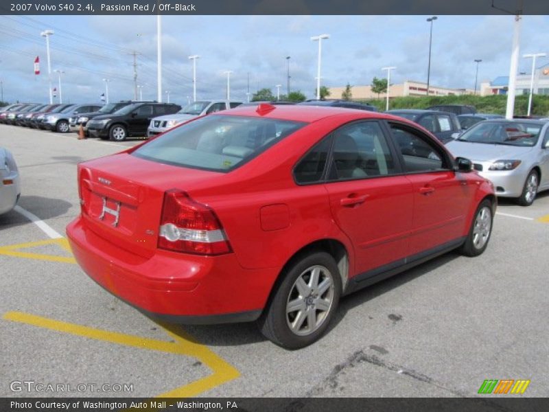 Passion Red / Off-Black 2007 Volvo S40 2.4i