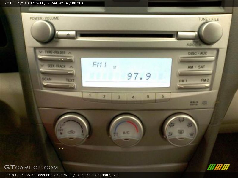 Super White / Bisque 2011 Toyota Camry LE