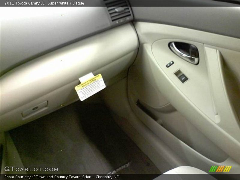Super White / Bisque 2011 Toyota Camry LE