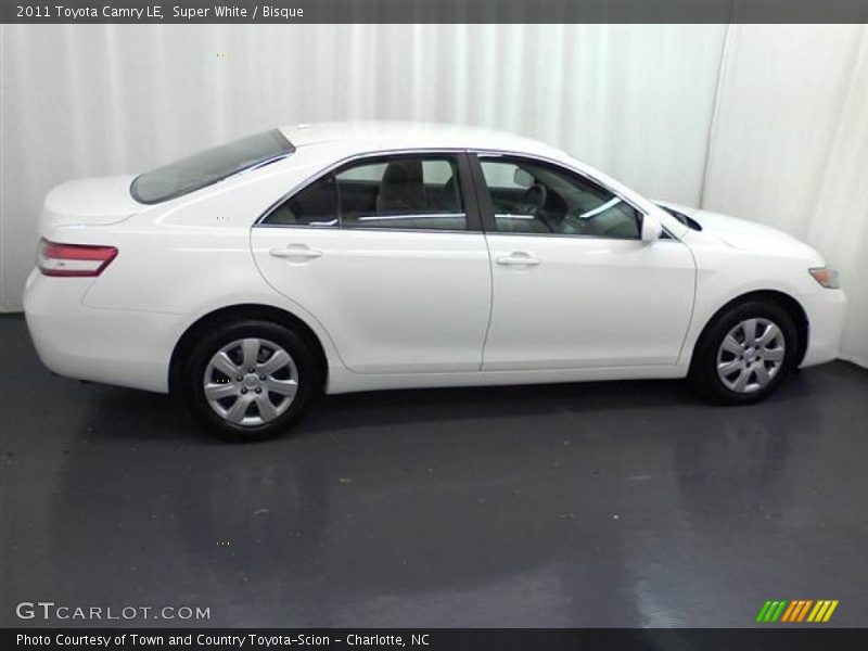 Super White / Bisque 2011 Toyota Camry LE