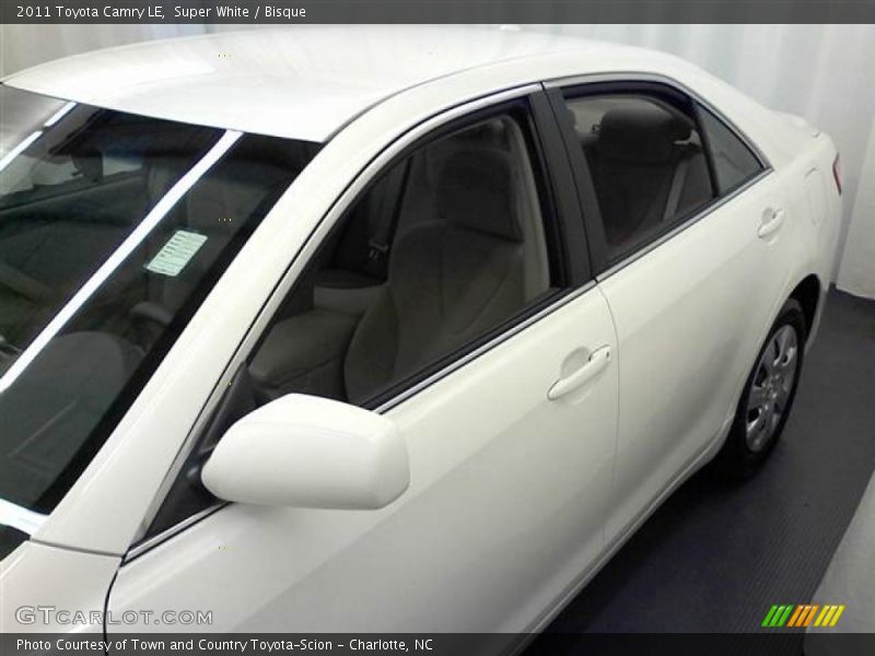 Super White / Bisque 2011 Toyota Camry LE