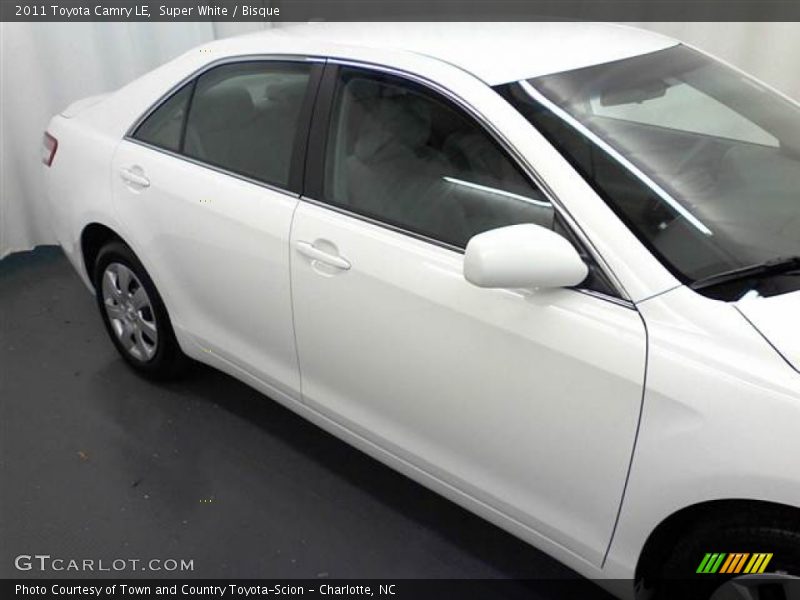 Super White / Bisque 2011 Toyota Camry LE