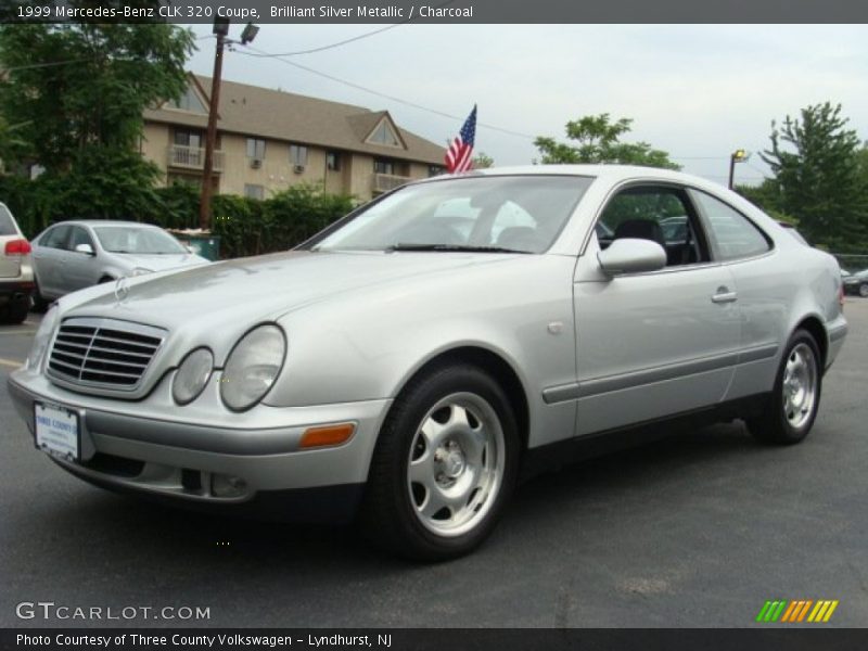 Front 3/4 View of 1999 CLK 320 Coupe