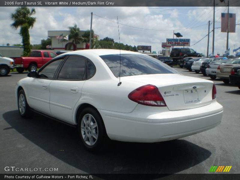 Vibrant White / Medium/Dark Flint Grey 2006 Ford Taurus SE